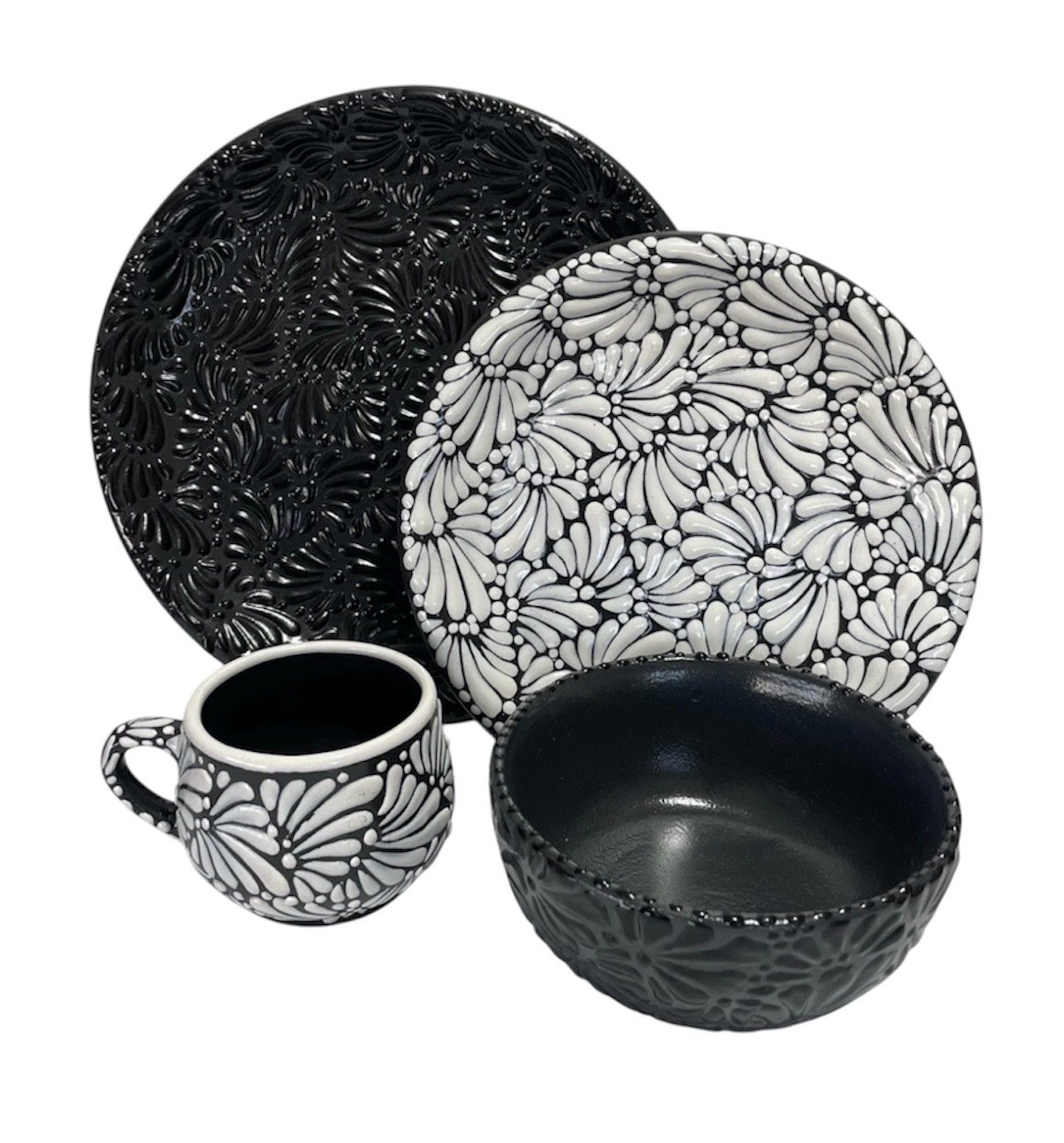 Vajilla Fondo Negro Mix Blanco Y Negro Mik