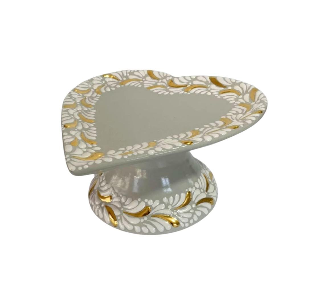 Base Para Pastel Forma De Corazon Chico Fondo Tadicional Blanco Mik Centro Limpio Destellos De Oro