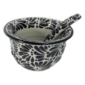 Salsera Con Cuchara Fondo Blanco Con Negro Mik