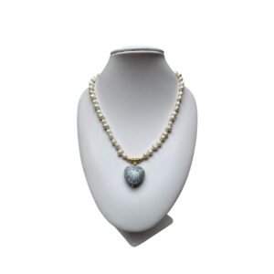 Collar Piedra De Rio Con Corazon Fondo Tradicional con Gris Cenefa