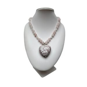 Collar Cuarzo Rosa Con Corazon Fondo Rosa con Blanco Cenefa