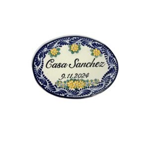 Placa Exterior De Casa Fondo Tradicional Con Azul Y Flores Amarillas